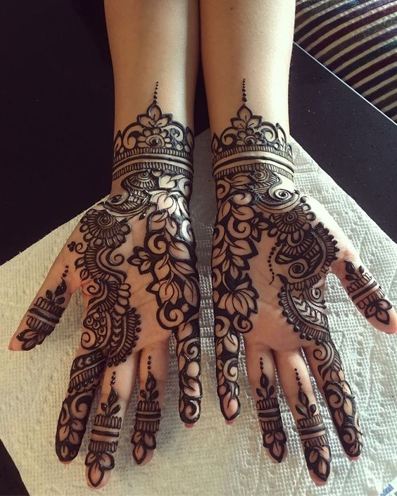 modern palm mehndi design