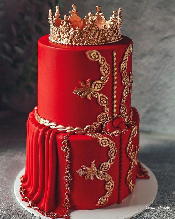 red royal cake design