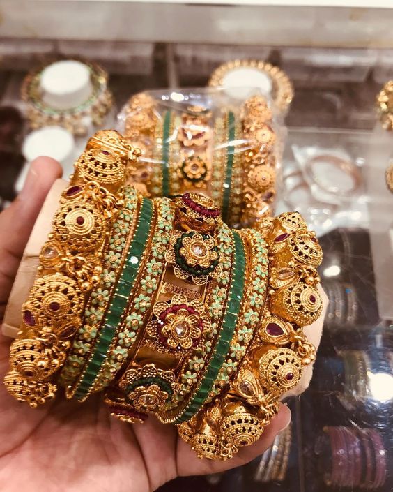 Bridal gold bangle design