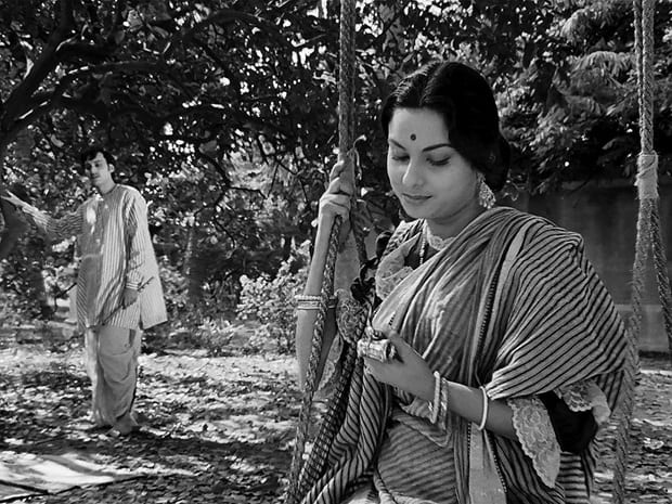 Charulata movie satyajit ray 