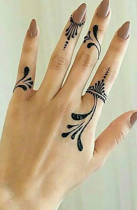 beautiful henna tattoo
