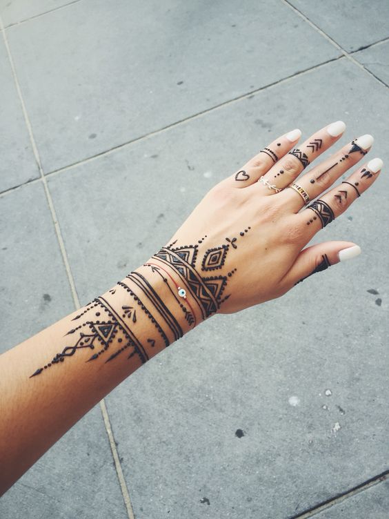 bohemian mehndi design