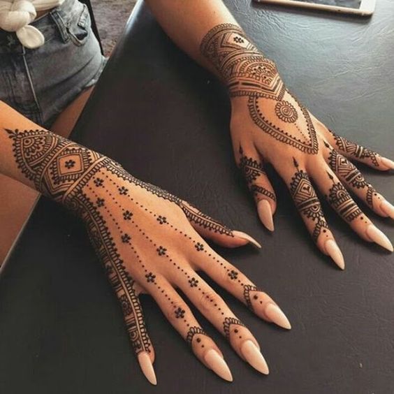 clean back hand mehndi