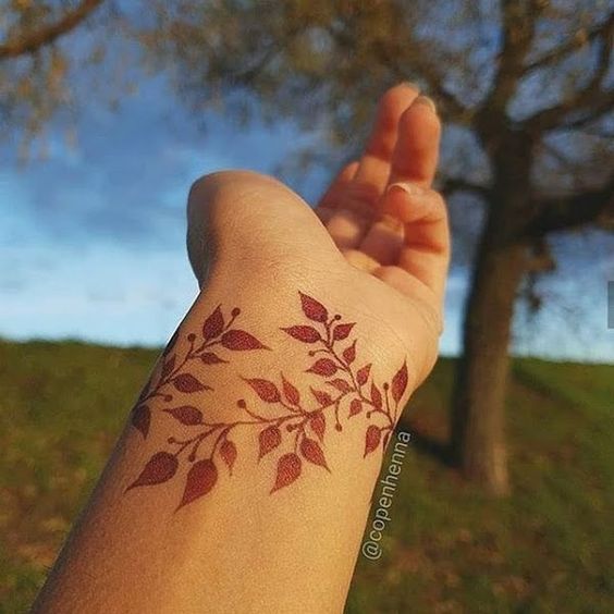 creative bracelet mehndi design