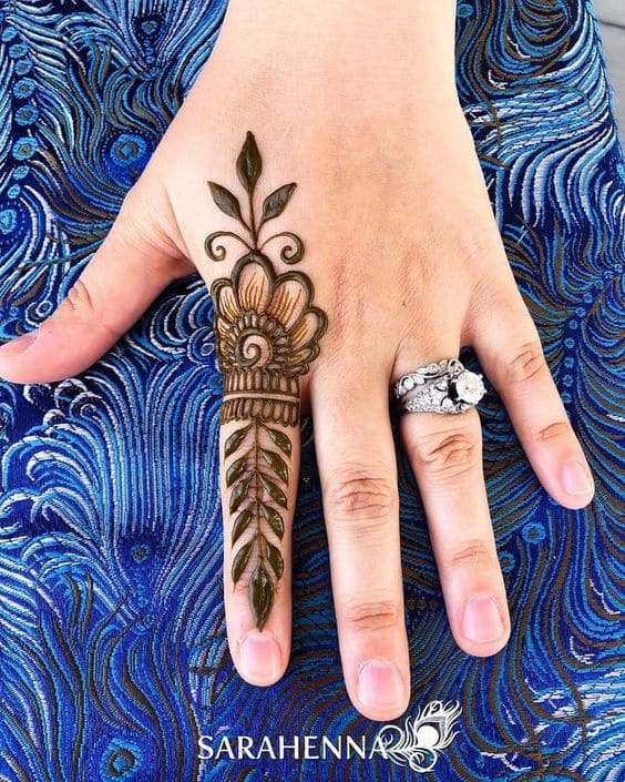 finger mehndi design