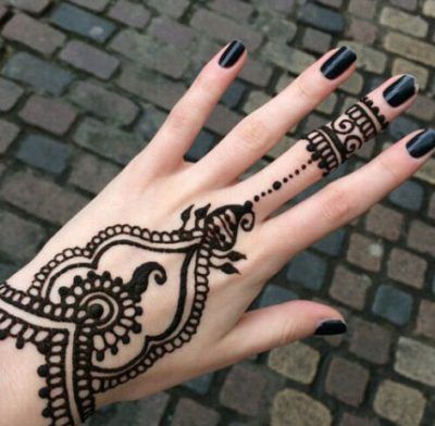 latest simple mehndi designs