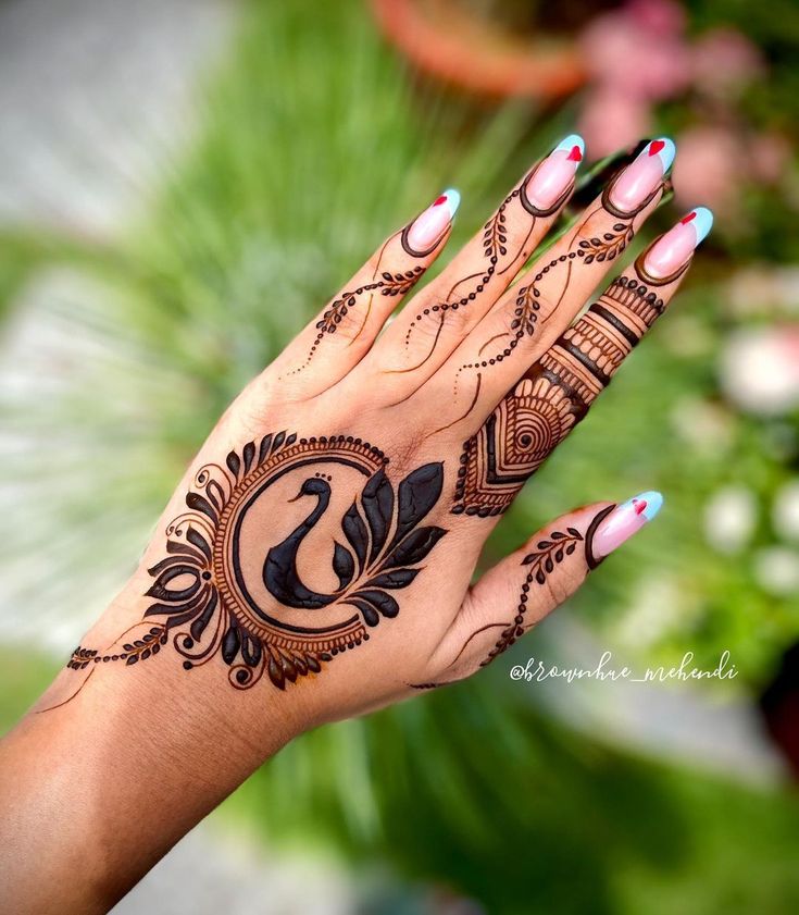 minimalist mehndi design