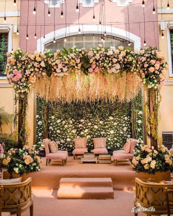 pretty flower wedding stage decoration
