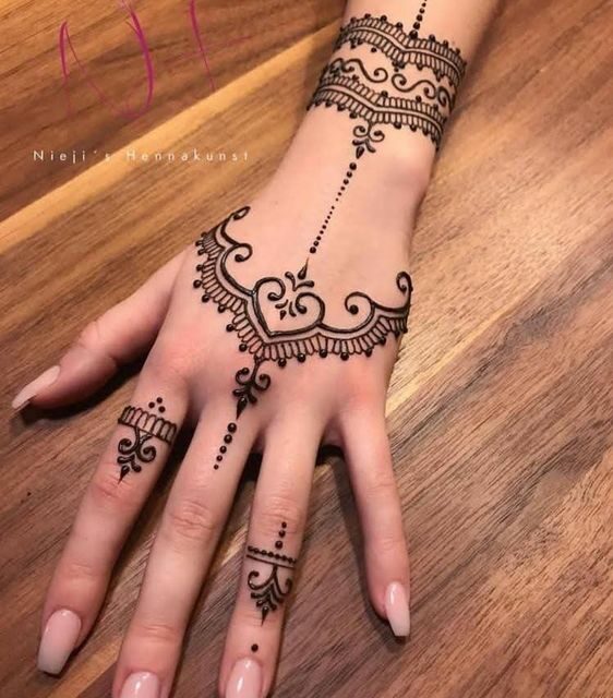 simple henna design