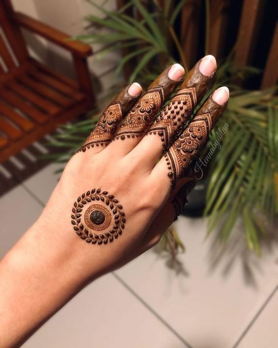 unique finger mehndi design