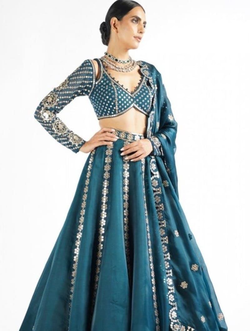 cold-shoulder-full-sleeve-blouse-design