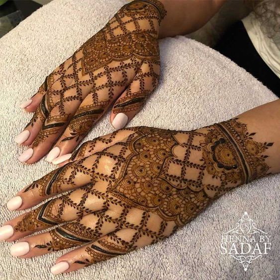 criss cross mehndi designs