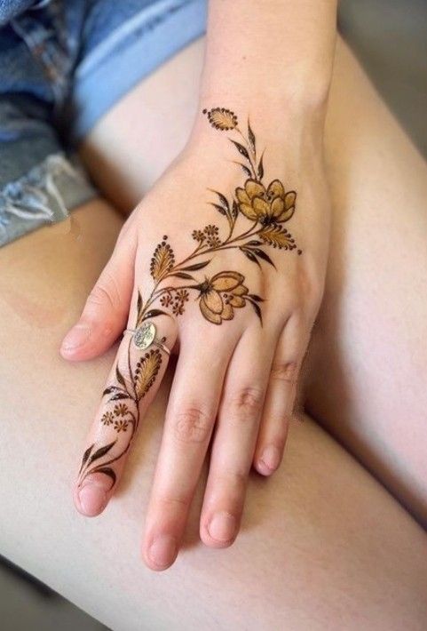 finger mehndi design