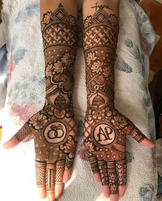 front hand mehndi design