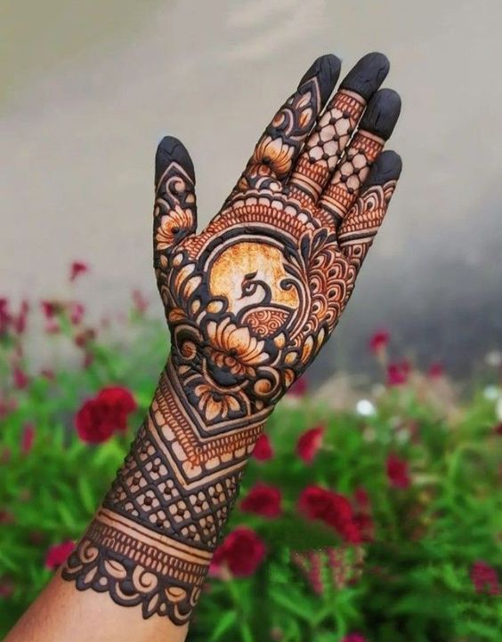 latest peacock mehndi design