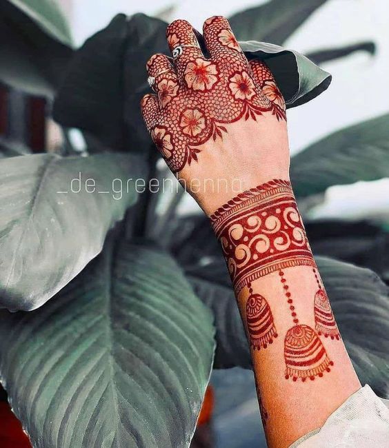 red mehndi design