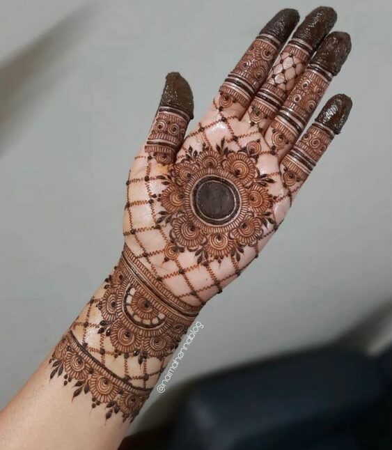 simple front hand mehndi design