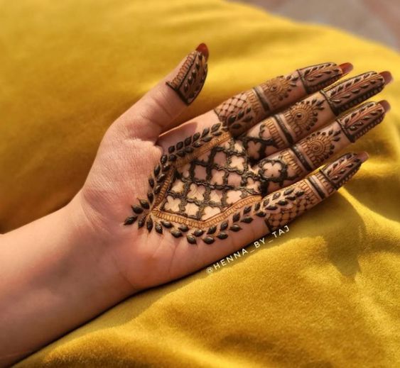 stylish front hand mehndi design