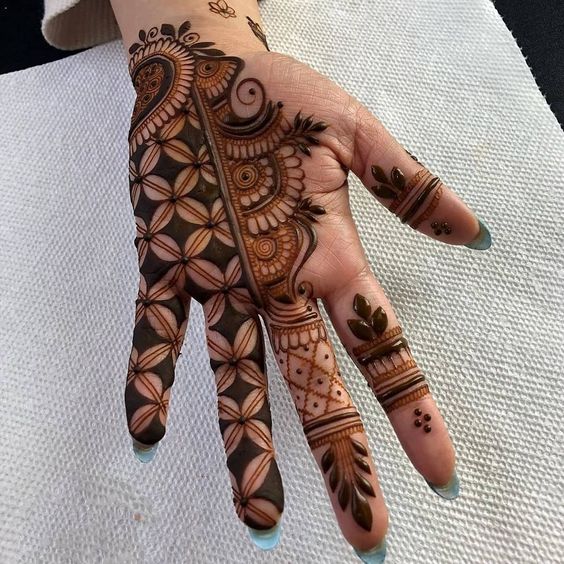 unique fancy mehndi design