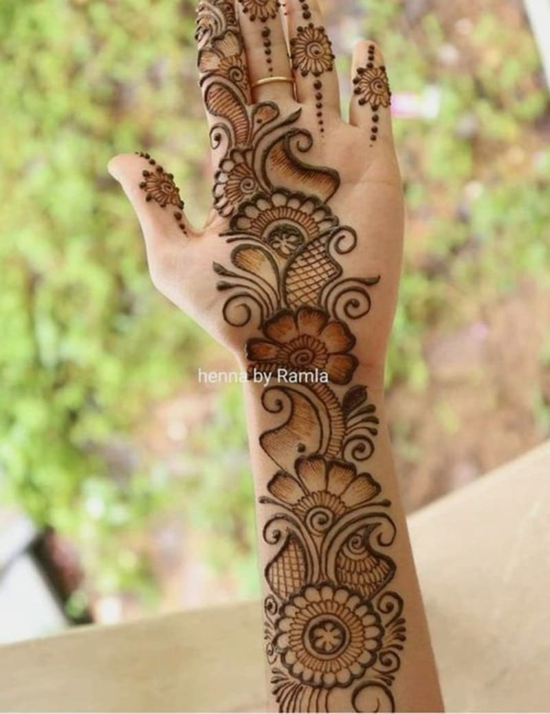 Easy-arabic-mehndi-design-back-side-simple