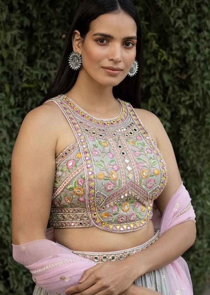Halter-neck-fancy-new-blouse-design