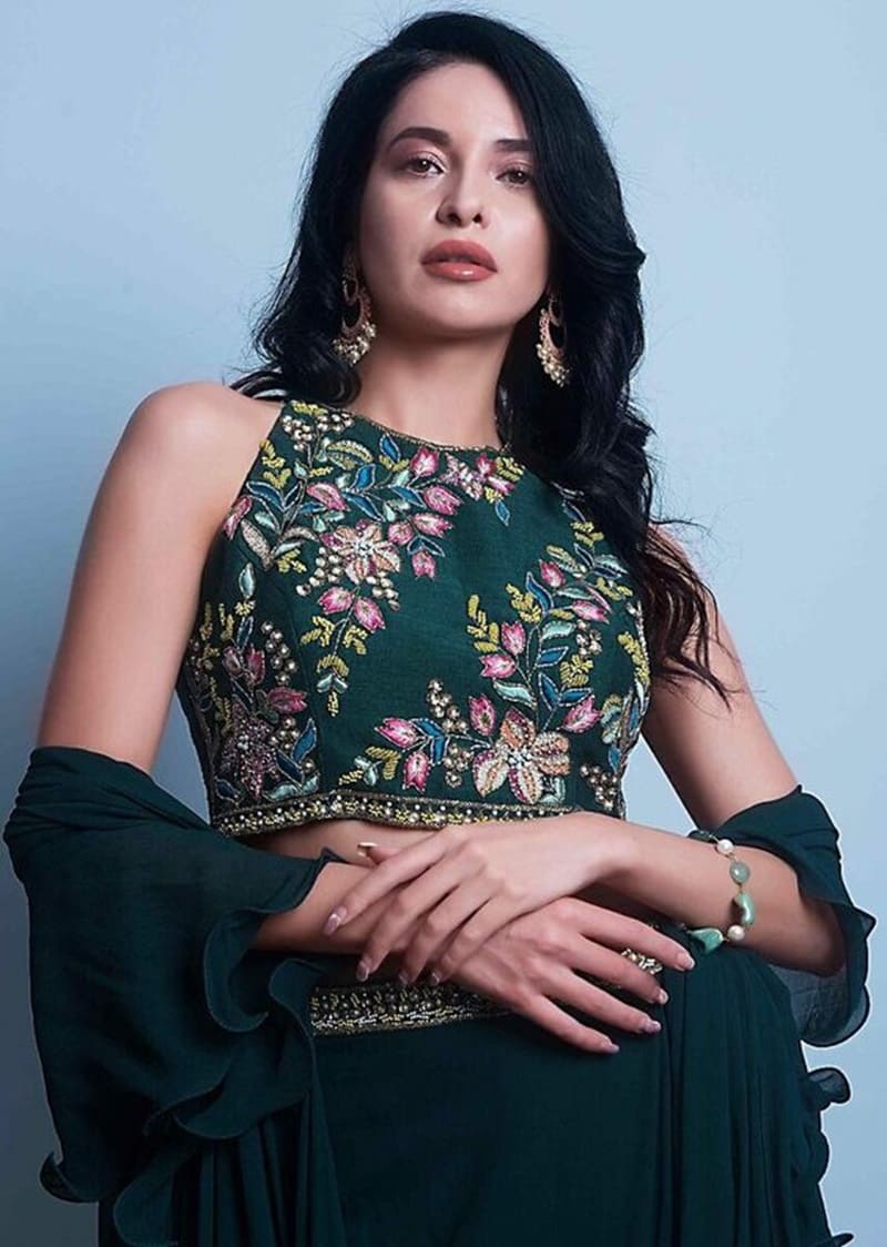 Halter-neck-with-threadwork-blouse-front-neck-designs