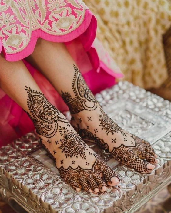 Leg Indian mehndi designs