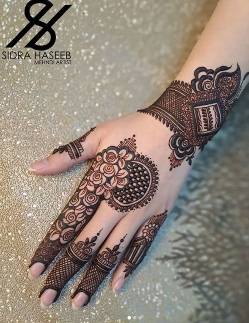 Modern-bracelet-style-mehndi-design-back-side