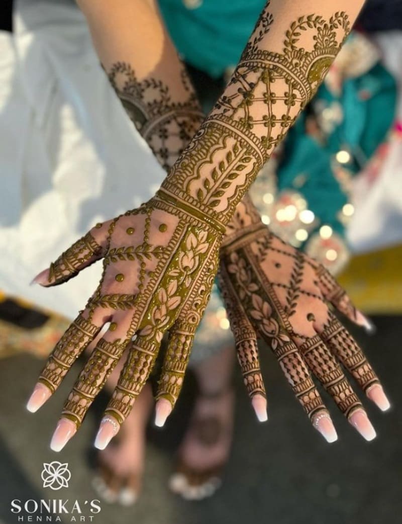 Modern-mehndi-design-back-side