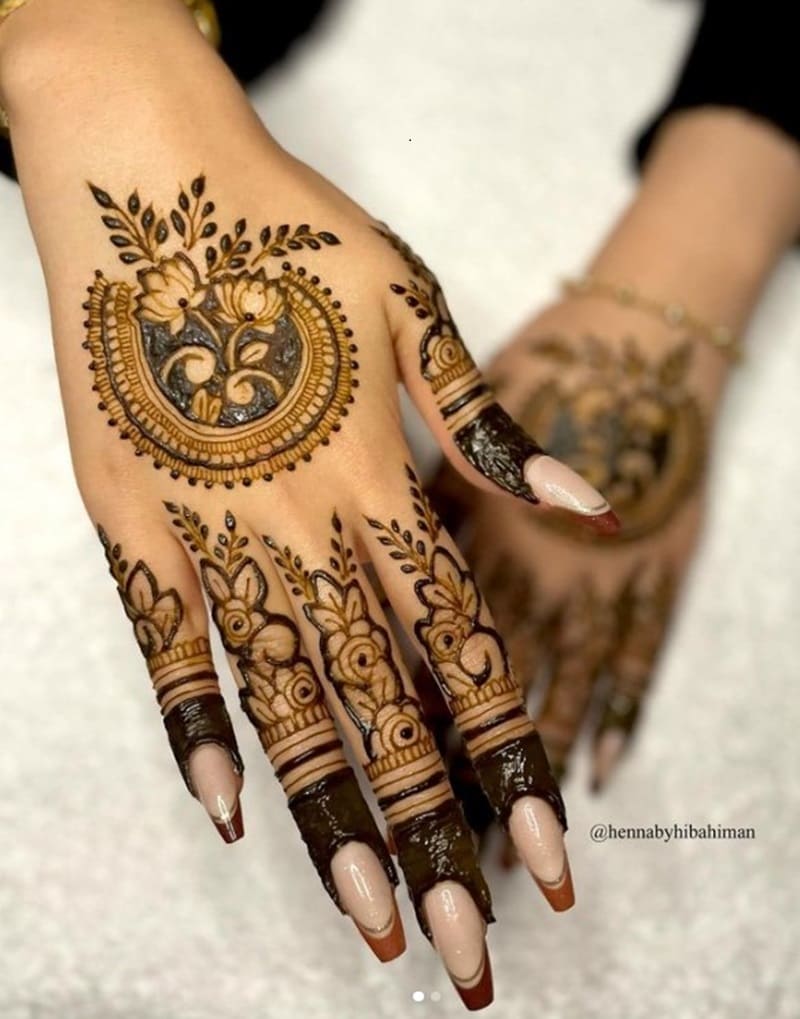 Round-floral-simple-mehndi-design-back-side