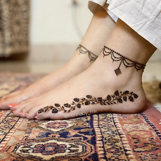 Side leg mehndi design