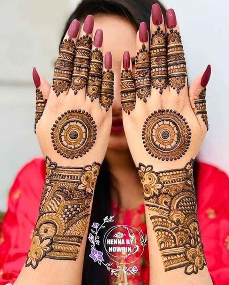 Traditional-circle-full-mehndi-design-back-side-simple