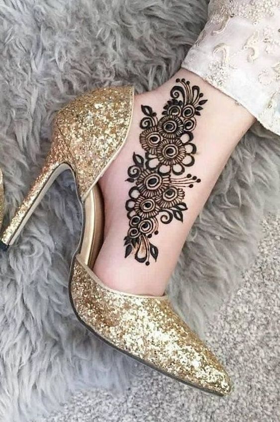 ankle mehndi design