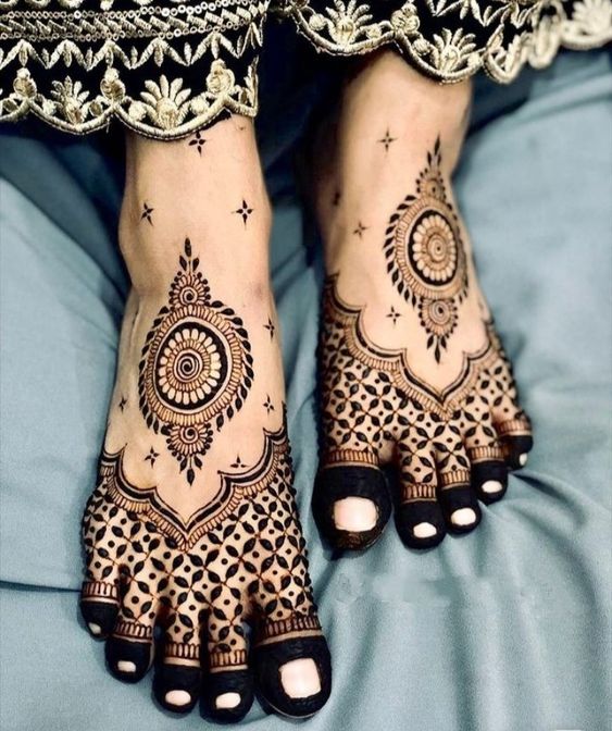 bridal foot mehndi design