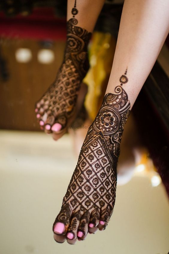 bridal leg mehndi design