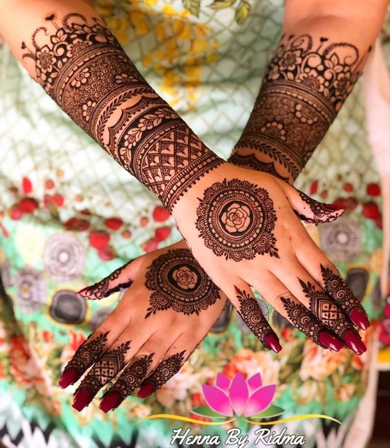 circle mehndi design