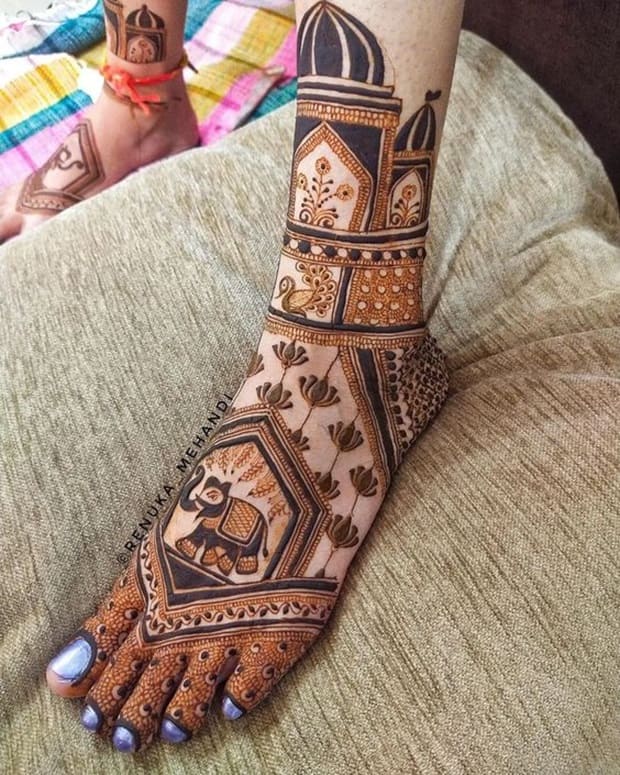 easy foot mehndi design 