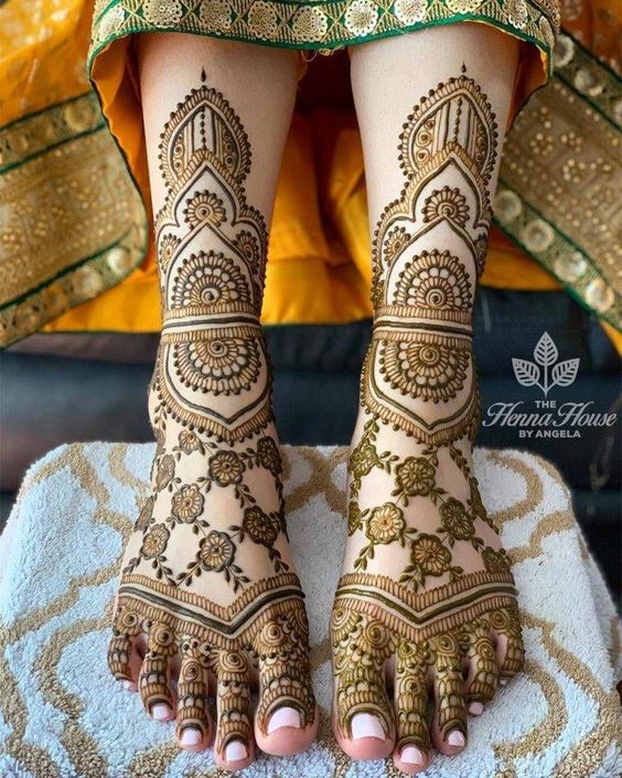 easy leg mehndi design