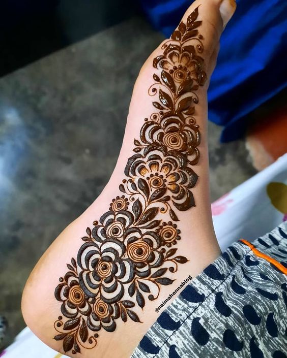 floral stylish leg mehndi design