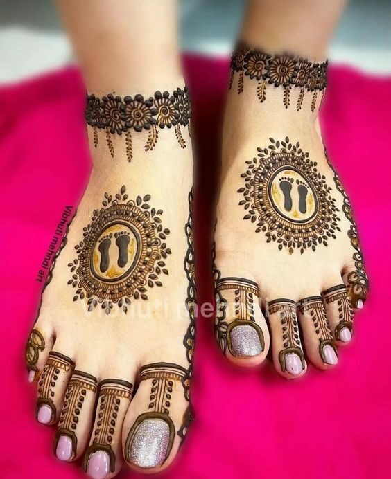 foot henna design