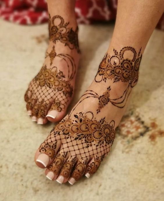 leg henna design