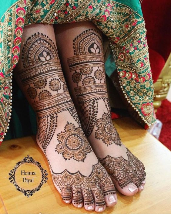 modern foot mehndi design