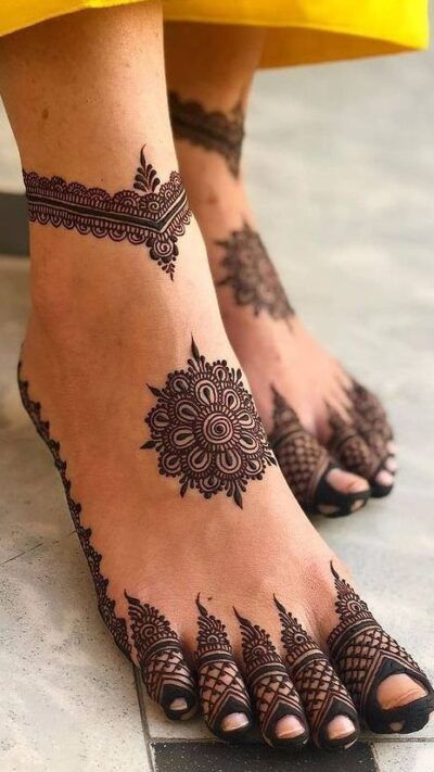 simple easy foot mehndi design