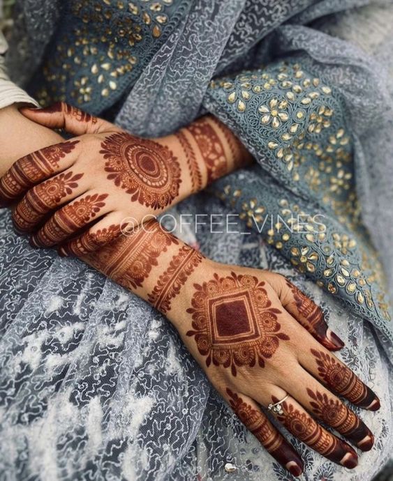 square back mehndi designs