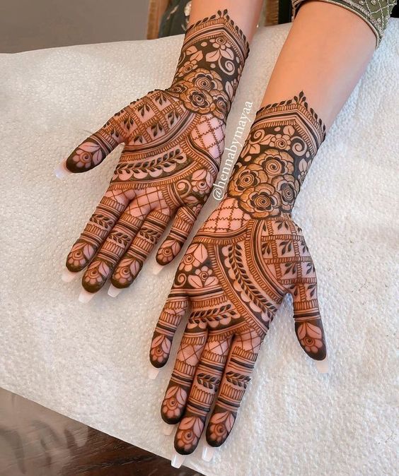 stylish front hand mehndi design