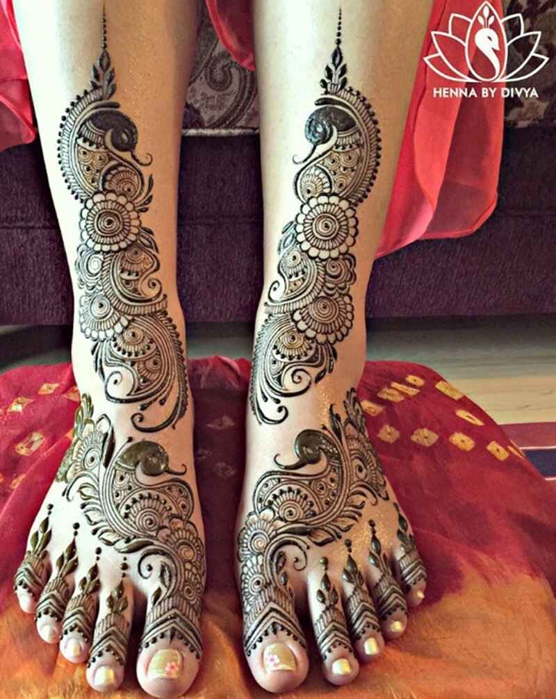 Arabic-peacock-mehndi-design-easy-feet