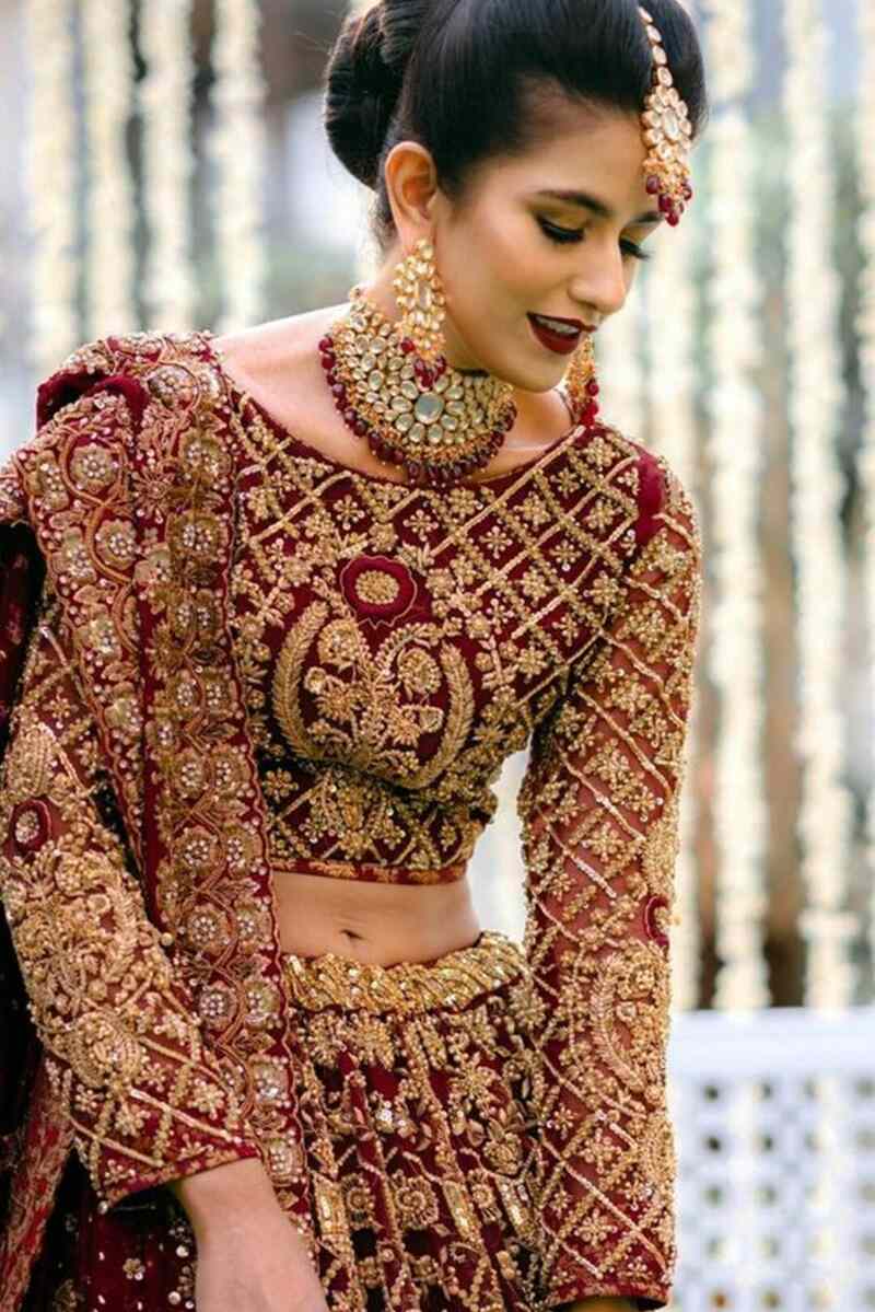 Boat-neck-with-full-sleeves-bridal-blouse-designs