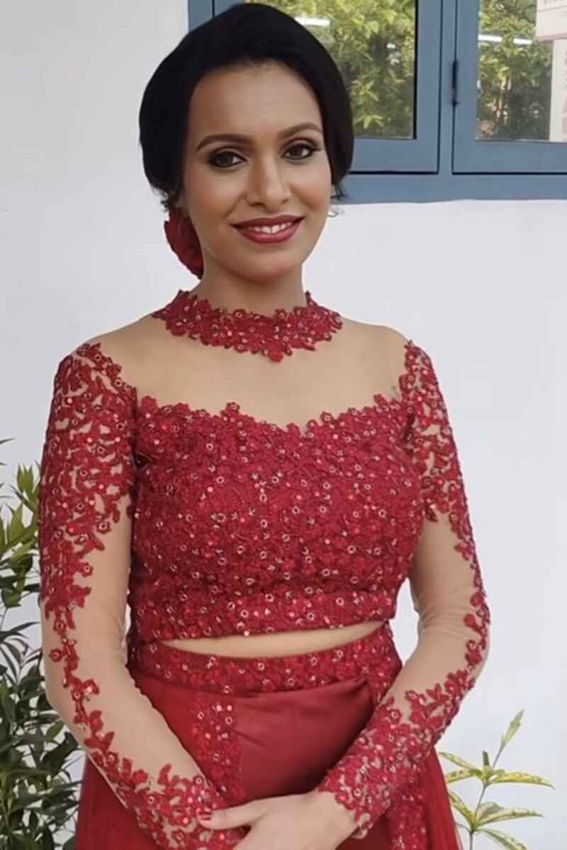 Choker-style-neck-front-net-blouse-design
