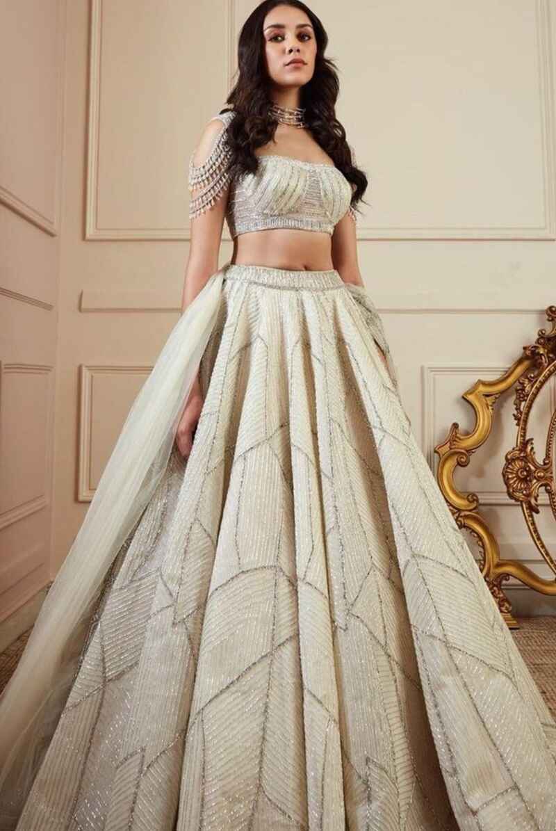 Cold-shoulder-bridal-blouse-embroidery-designs