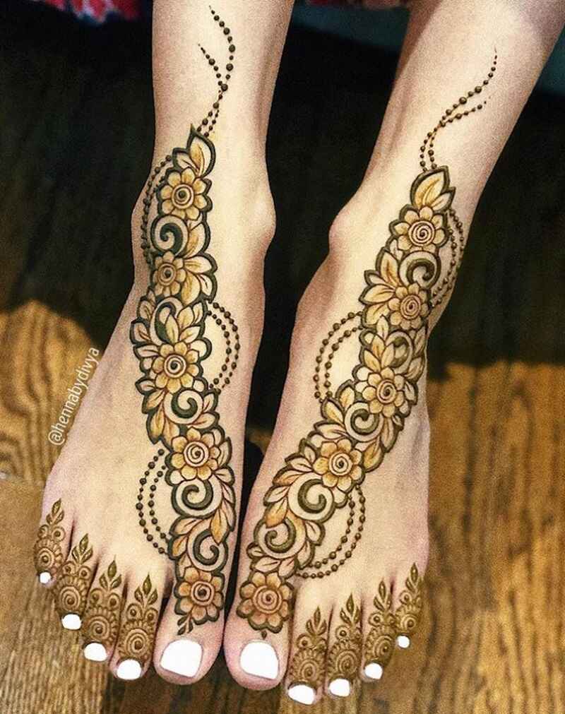 Floral-arabic-mehndi-design-easy-feet